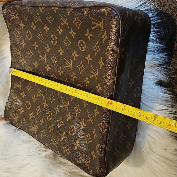 Louis Vuitton GM Looping Bag - Picture 15 of 16